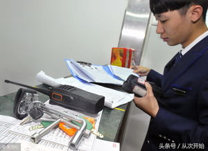 95后 小鮮肉 當地鐵司機,培訓14個月學10多本規章制度