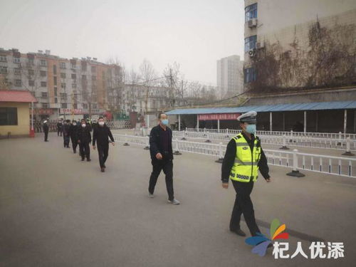 開學(xué)在即 校車駕駛員安全資質(zhì)培訓(xùn)保安全