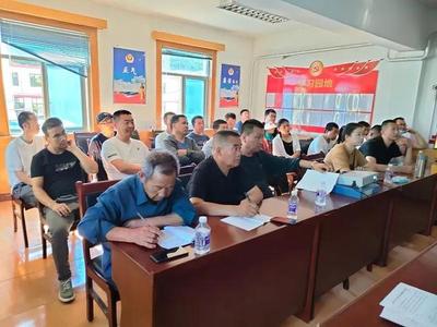 志丹交警組織開展全縣出租車、公交車駕駛人道路交通安全培訓會