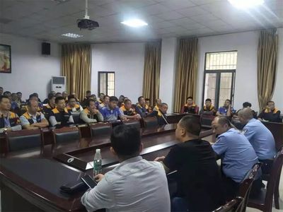 大足區(qū)環(huán)衛(wèi)管理所多措并舉,確保干干凈凈迎國慶