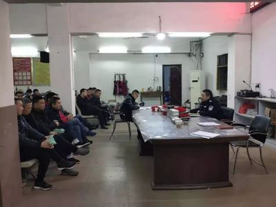 蓬安交警組織召開出租車駕駛員交通安全培訓(xùn)會(huì)
